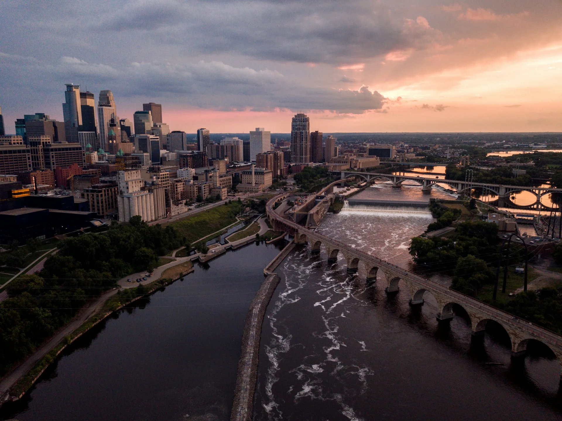 Minnesota Passes First Explicit State Legislative Ban on Prediction Markets — Felony Penalties Hit Operators, Payment Providers, and Advertisers